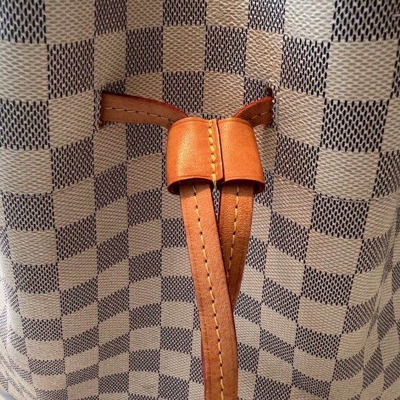 Louis Vuitton Girolata Damier Azur Handbag - Picture 2 of 16